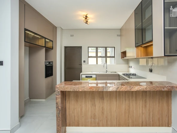 3 Bedroom Flat & Apartment