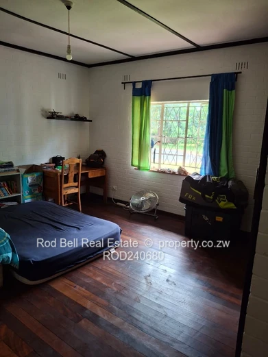 4 Bedroom House in Mandara