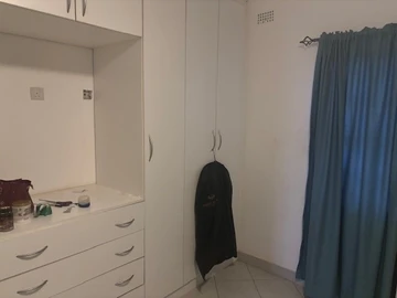 2 Bedroom Flat & Apartment