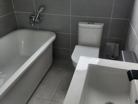 3 Bedroom Flat & Apartment