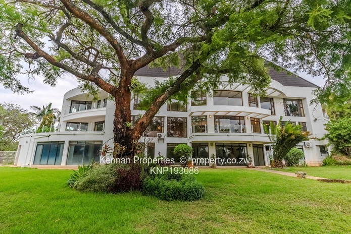 Executive and elegant home. Beautiful views