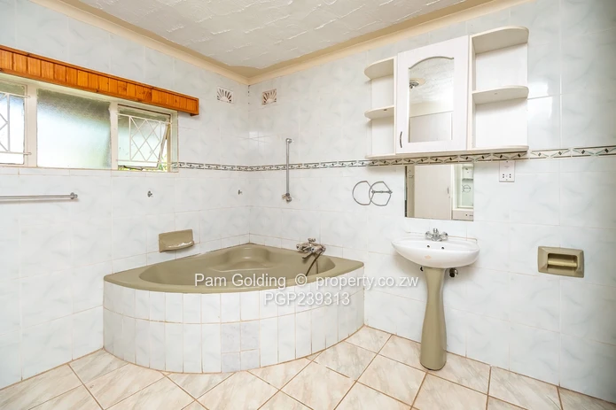 3 Bedroom House For Sale In Avonlea  (Sole Mandate)