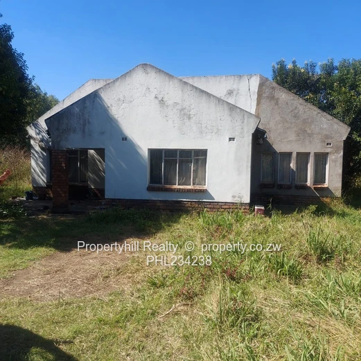 Mandara Incomplete double storey house  with a 2 bed cottage (Sole Mandate)