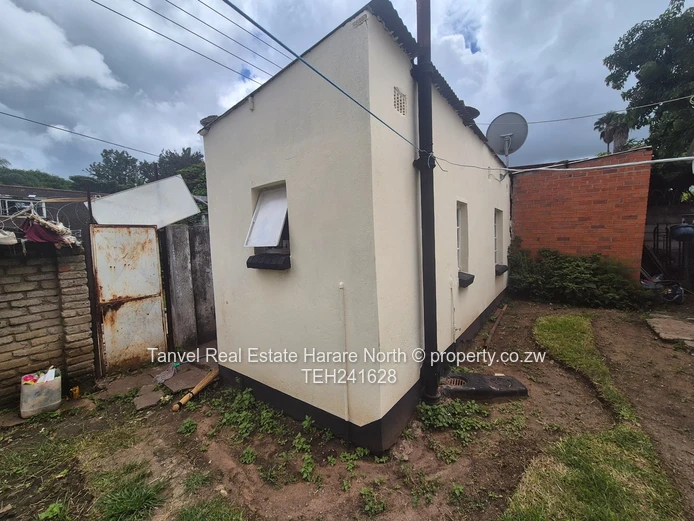 For Sale 375k *AVONDALE* Lanark Road off King George  3 Beds 2 baths Lounge Dining  Kitchen 1 bed co