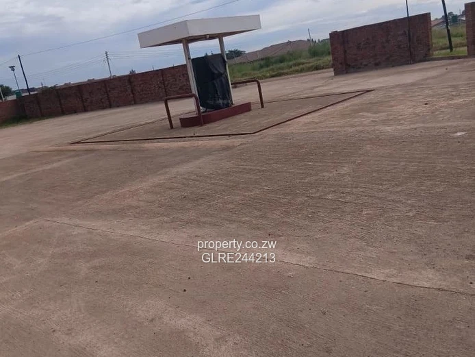 Westgate Service Station — 3,404m² with 900m² Building & Paved Forecourt