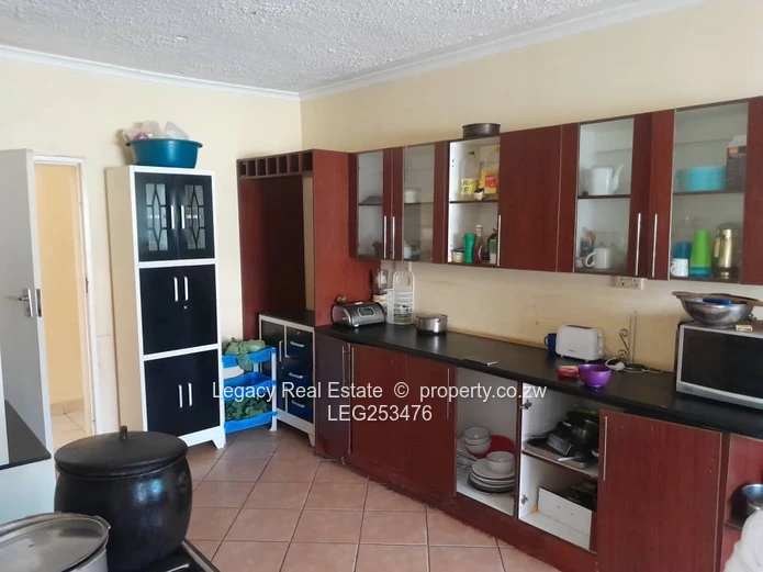 Zimre Park 5-Bed Home with Borehole, Garage & Driveway (Sole Mandate)