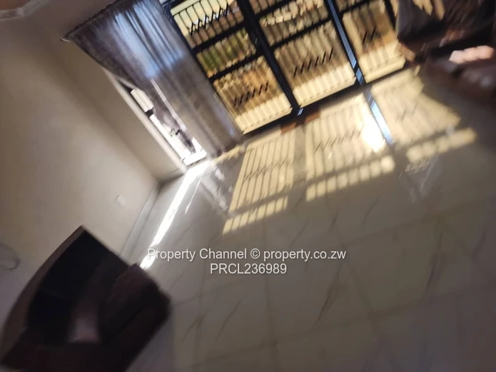 PROPERTY FOR SALE – ONGOING STUDENT ACCOMMODATION BUSINESS Location: Adelaide Park, Gweru