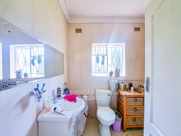 Three  Bedroomed Garden Flat In Highlands 