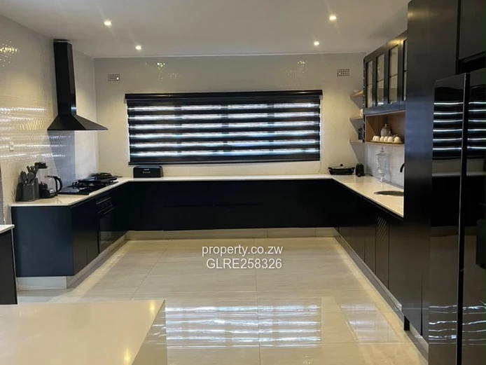 Modern 4-Bed, 5-Bath Flat with Borehole in Vainona