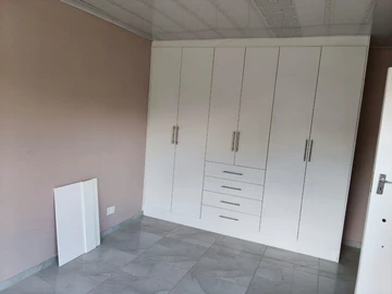 3 Bedroom Flat & Apartment