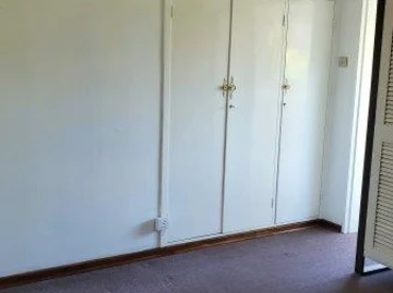 2 Bedroom Flat & Apartment