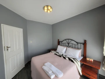 3 Bedroom Flat & Apartment