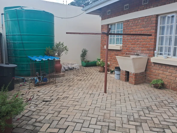 3 Bedroom Flat & Apartment