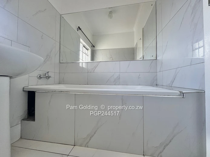 Lovely 3 bedroom Duplex Apartment- Upper Avenues