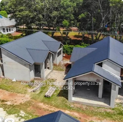 Emerald Hill: New 3-Bed Townhouse Complex w/ Borehole