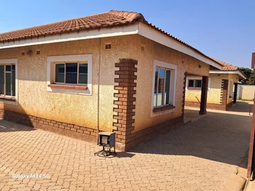 2 Unit Townhouse Complex