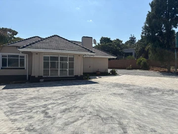 Office for Rent in Emerald Hill, Harare West with  borehole
