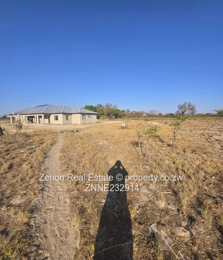 16ha farm with a 5Bed house in Beatrice, 250k, Ready for deeds  (Sole Mandate)