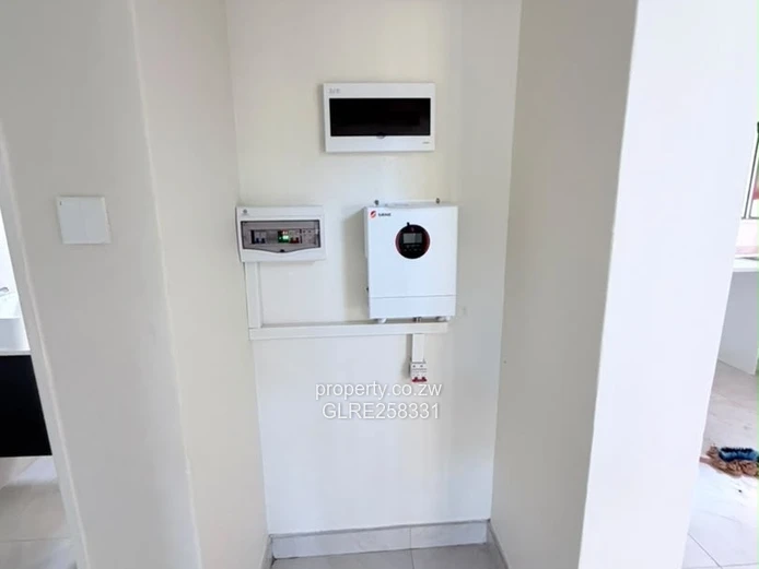 Modern 2 Bed Apartment with Borehole in Marlborough