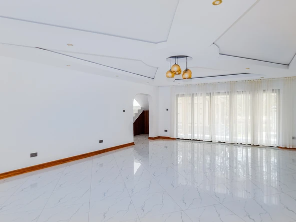 5 Bedroom House