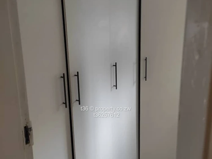 Emmaculate 3bedrooms molden kitchin
