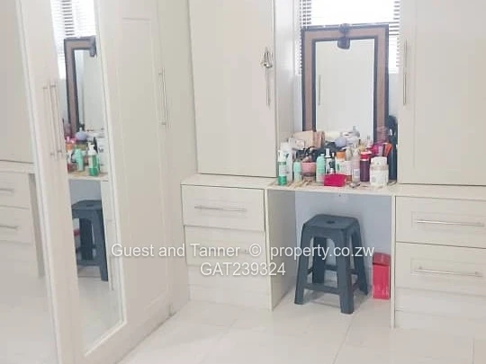 Luxurious 5-Bedroom House in Sandton Phase 1  with Clean Title