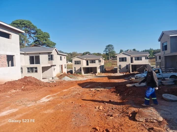 6 Bedroom Flat & Apartment