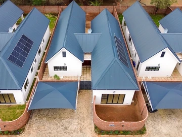 3 Bedroom Flat & Apartment