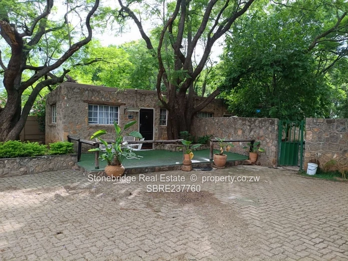 Hillside 3-Bedroom House to rent