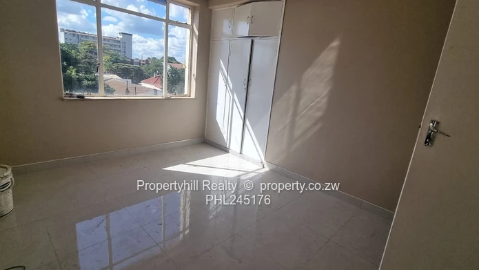 Vacant Flat Available For Immediate Occupation  (Sole Mandate)