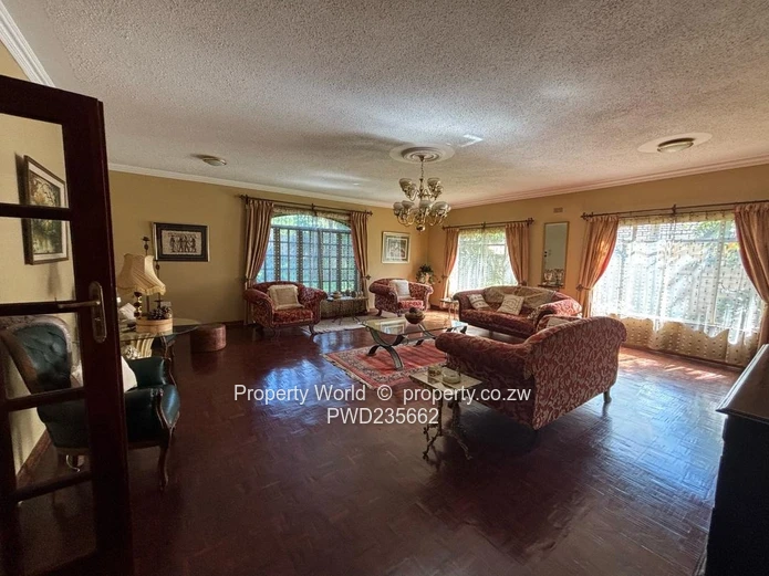 5 Bedroom House for Sale in Rolf Valley