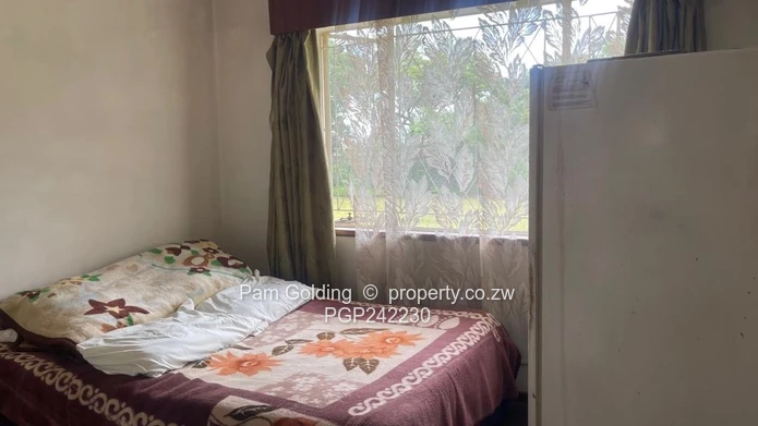 3 Bedroom House In Eastlea (Sole Mandate)