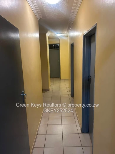 Zimre Park 4 beds to rent, in very good condition