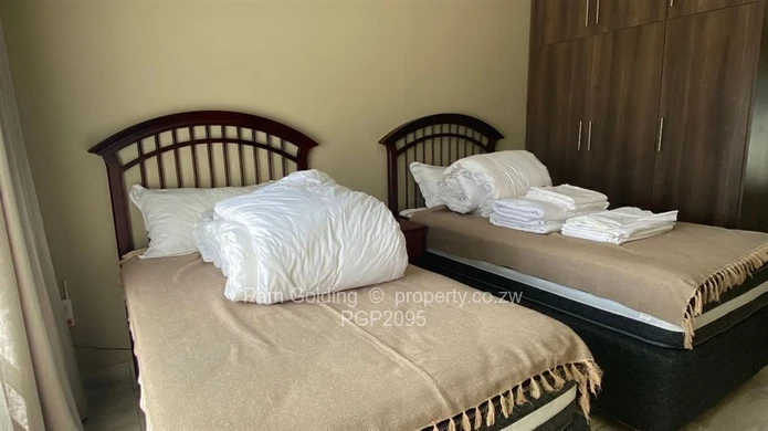 Stylish Living - 3 Bedroom Townhouse