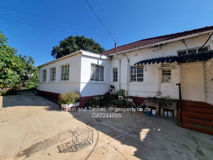 Bulawayo CBD Property - 2 Bedroom House for Sale in Parkview