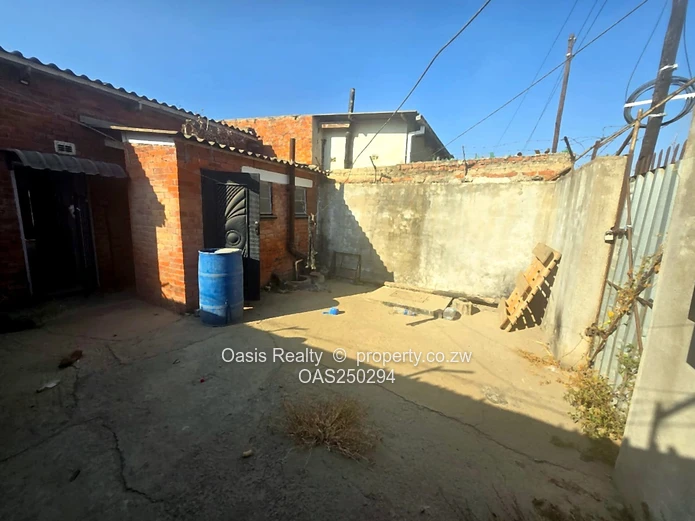 Shop Space to Let – Huruyadzo Shopping Centre, Chitungwiza