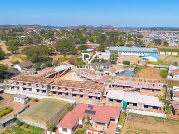 2 Bedroom Flat & Apartment