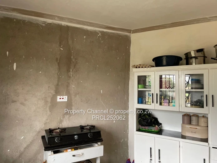 Bright Tiled 3-Bed House with Secure Verandah - Hatcliffe