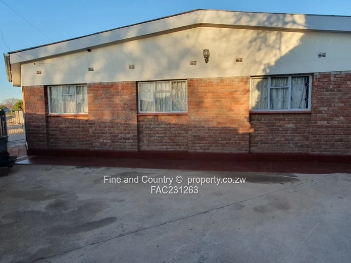 Semi-Detached Lovely House For Sale In Old Luveve