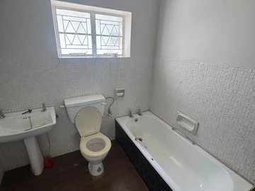 2 Bedroom Flat & Apartment