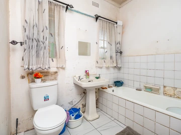 Farm & Agricultural Land