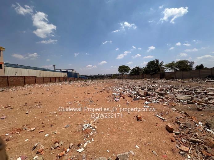 4 Acre commercial stand on the newest Trabablas interchange