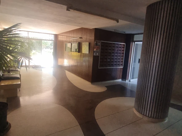 2 Bedroom Flat & Apartment