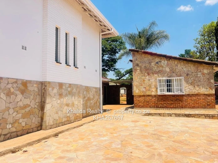 Greendale North – Double-Storey House For Sale