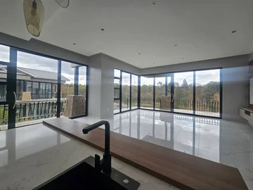 5 Bedroom Flat & Apartment