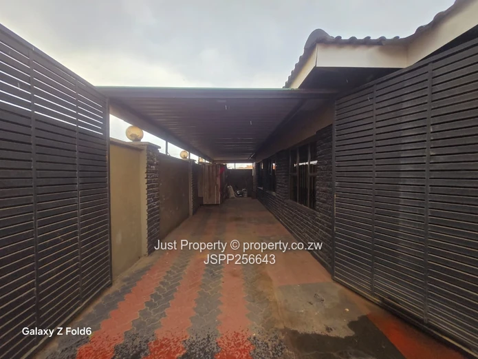 Madokero 4-Bed Home - Fitted Kitchen, Carport & Solar