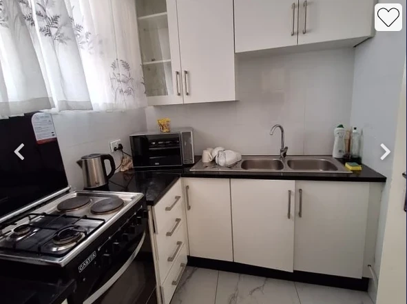 2 Bedroom Flat & Apartment