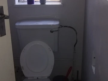 2 Bedroom Flat & Apartment