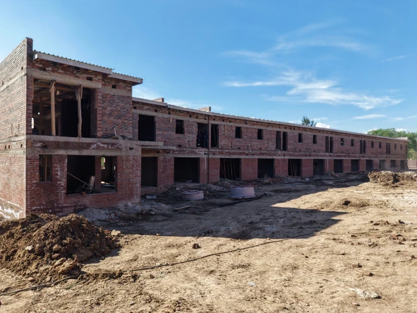 2 Bedroom Flat & Apartment