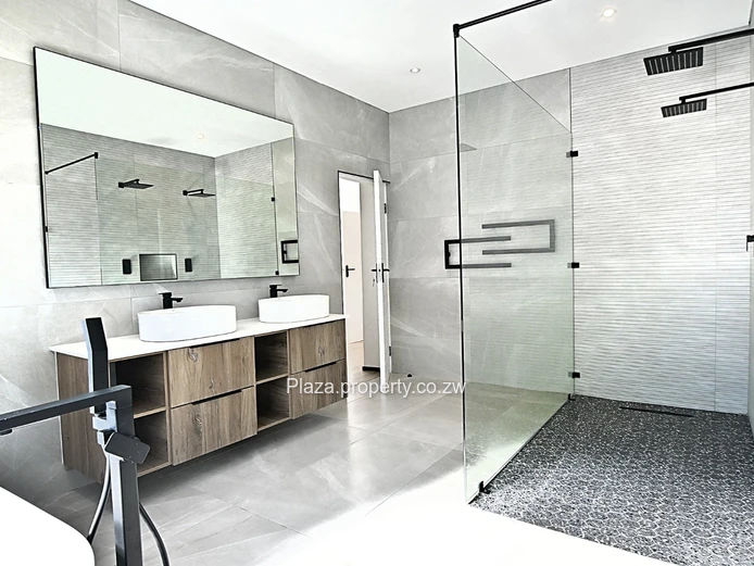Luxury 4-Bedroom Family Home In Fourways